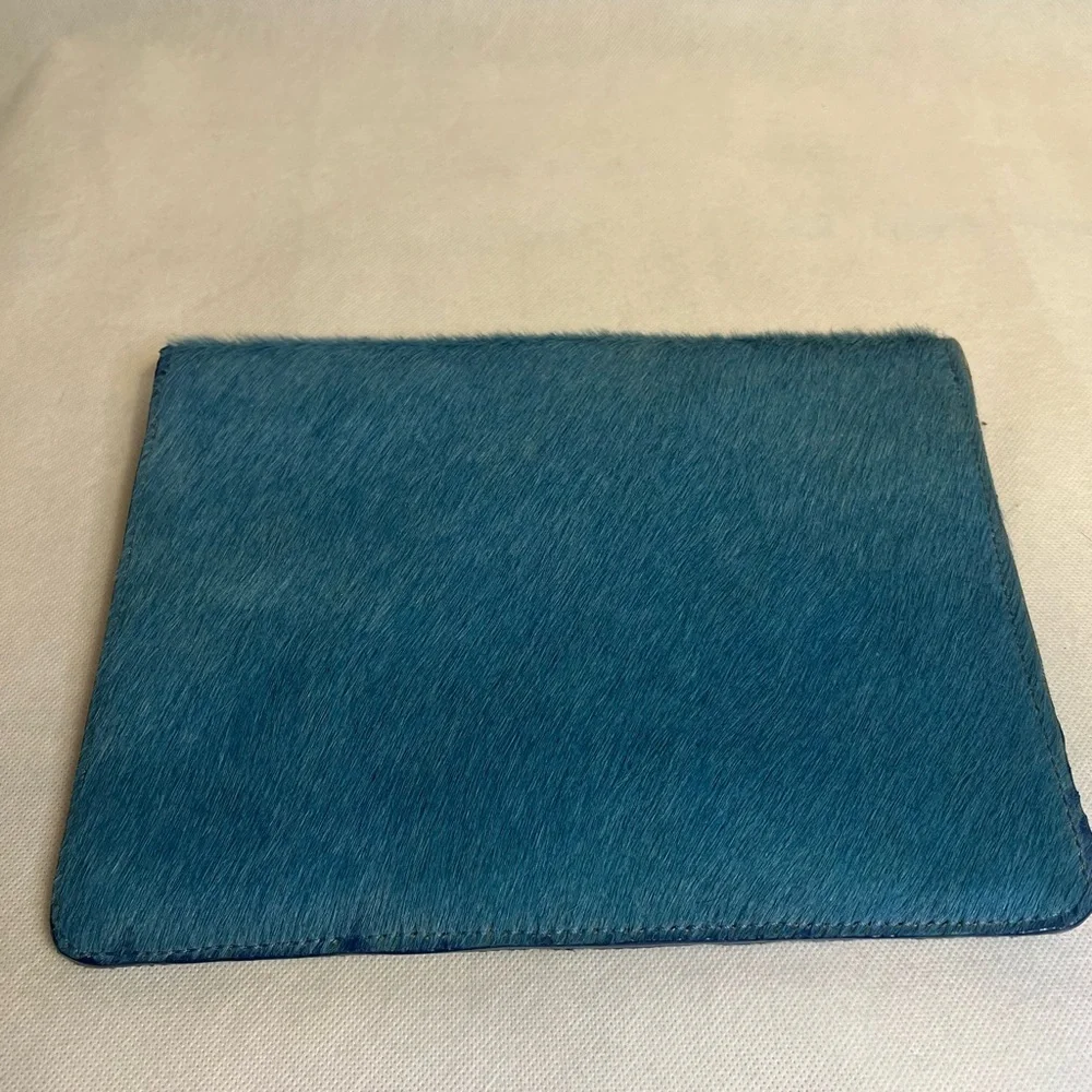 Noui vegan handmade in France clutch